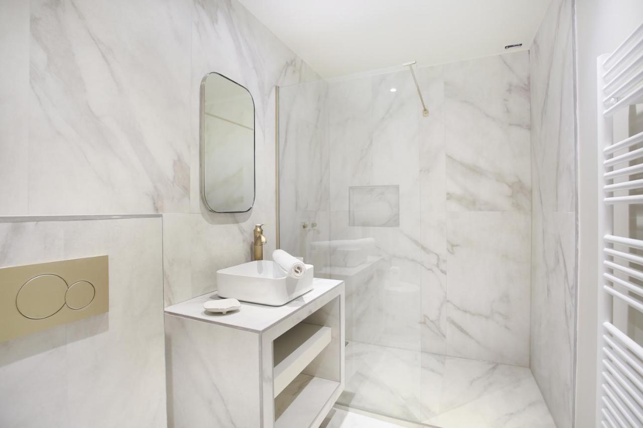 Residence In The Center Of Paris By Studio Prestige Luaran gambar