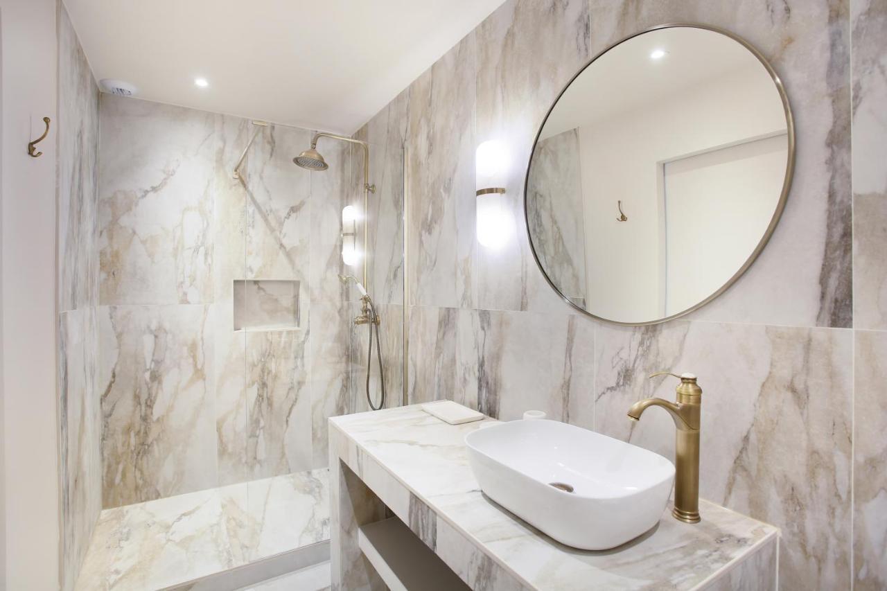 Residence In The Center Of Paris By Studio Prestige Luaran gambar
