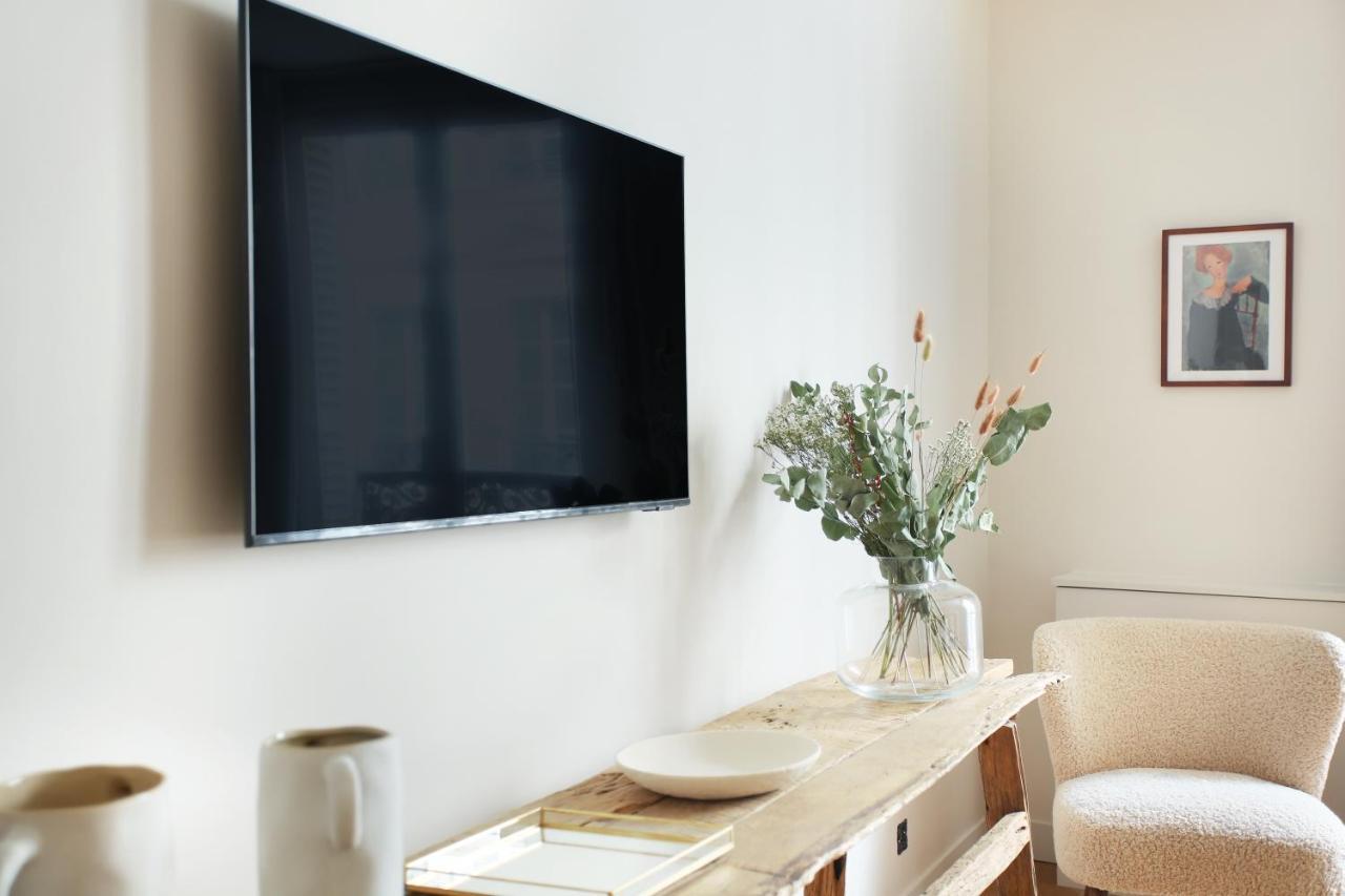 Residence In The Center Of Paris By Studio Prestige Luaran gambar