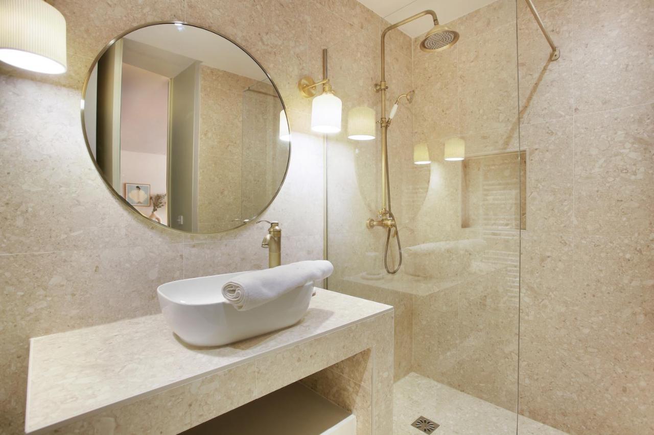 Residence In The Center Of Paris By Studio Prestige Luaran gambar